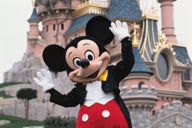 Come say G'day to the one and only Mickey Mouse!
