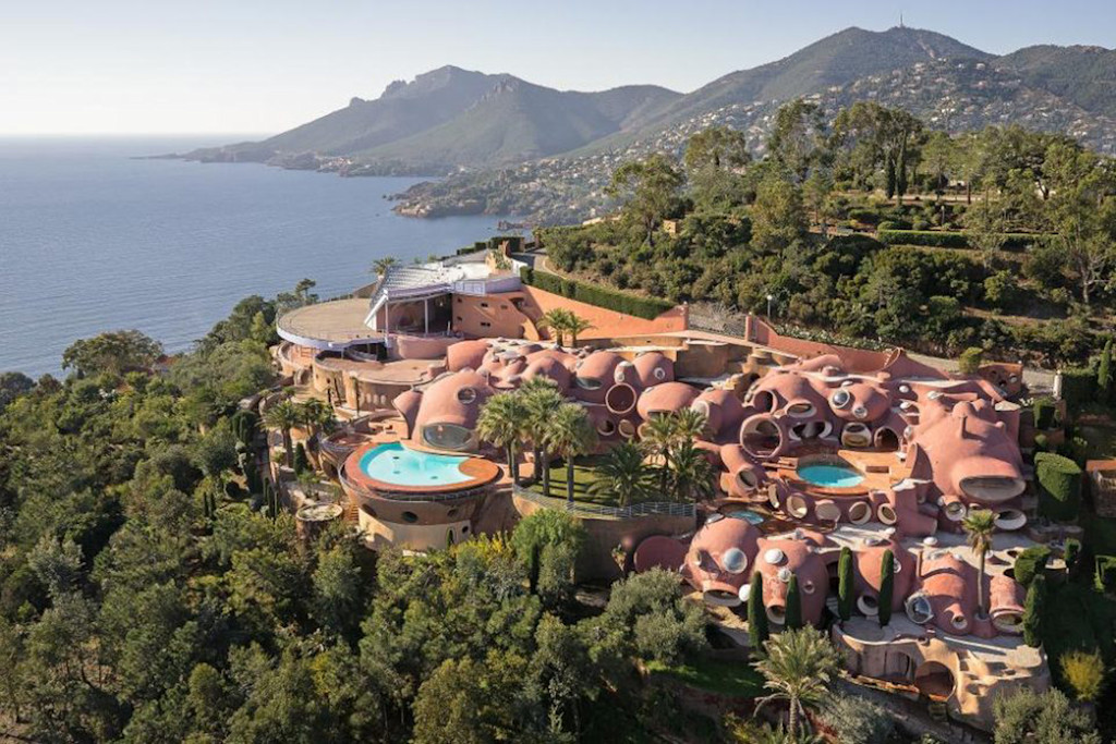 Bubble Palace - Pierre Cardin
