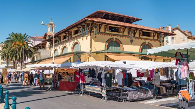 Menton - Marché des Halles - Fresh produce to make your mouth water