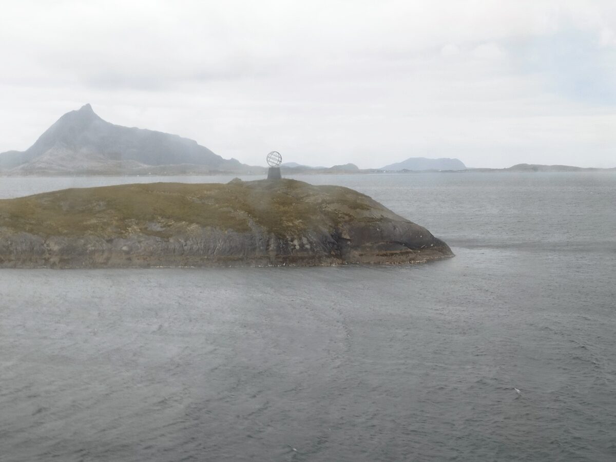 Arctic Circle Marker