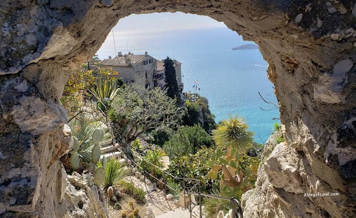 Jardin Exotique d’Èze offers amazing views