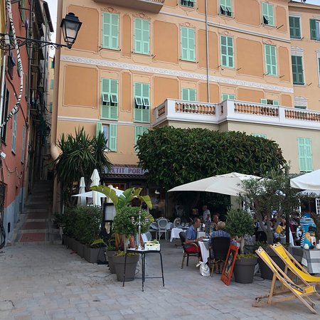 Menton, Le Petit Port Restaurant