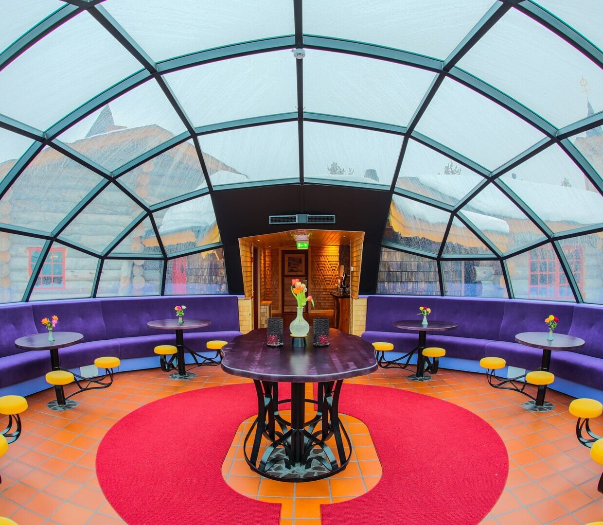 Kakslauttanen Arctic Resort - Aurura Restaurant, Igloo Bar
