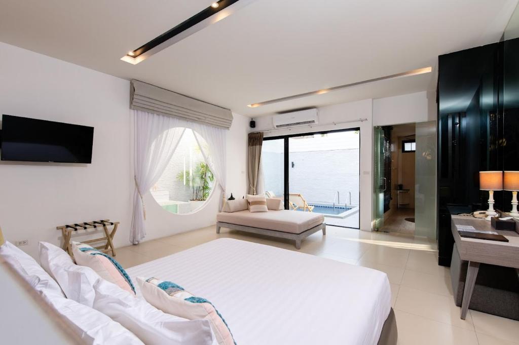 Cae Villa - very spacious rooms, luxury living at an affordable price